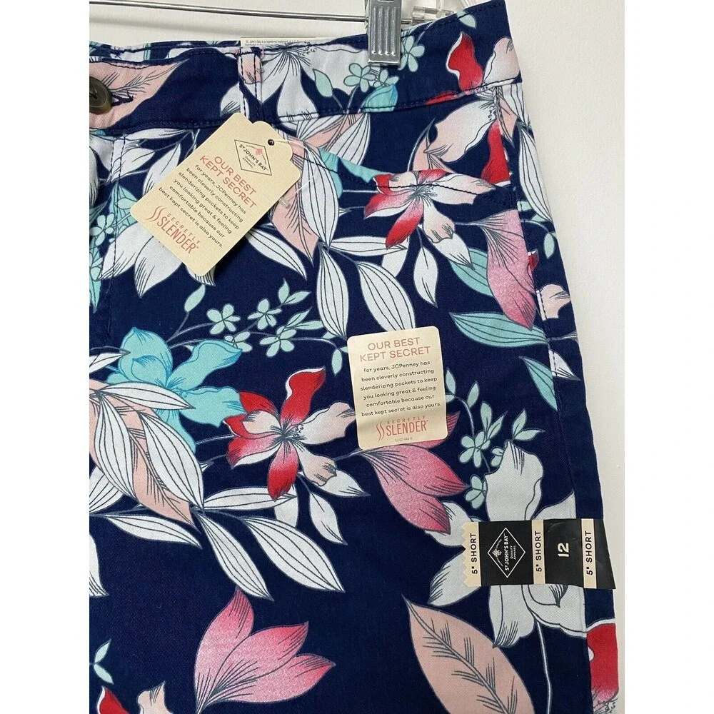 St. John Bay Shorts Women’s Size 12 Navy Floral Mid Rise 4 Pockets Cotton